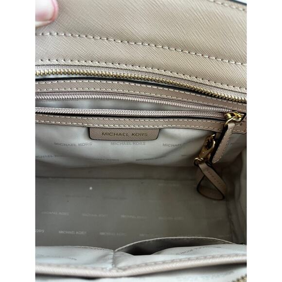 Michael Kors Selma Satchel purse medium light pink tote purse w crossbody strap - Picture 4 of 8